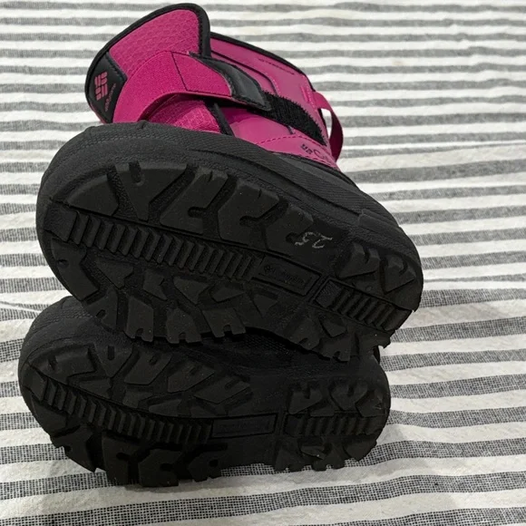 Columbia Kids' Fuchsia and Black Snow Boots - Picture 7 of 10